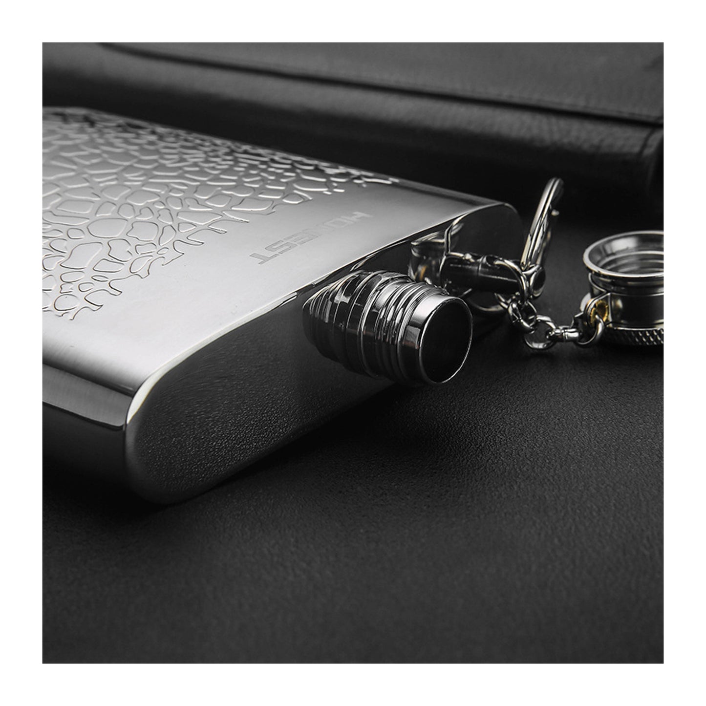 Honest 304 Stainless Steel Mini Hip Flask 5.5oz Portable Outdoor Pocket Liquor Flask Thickened Design