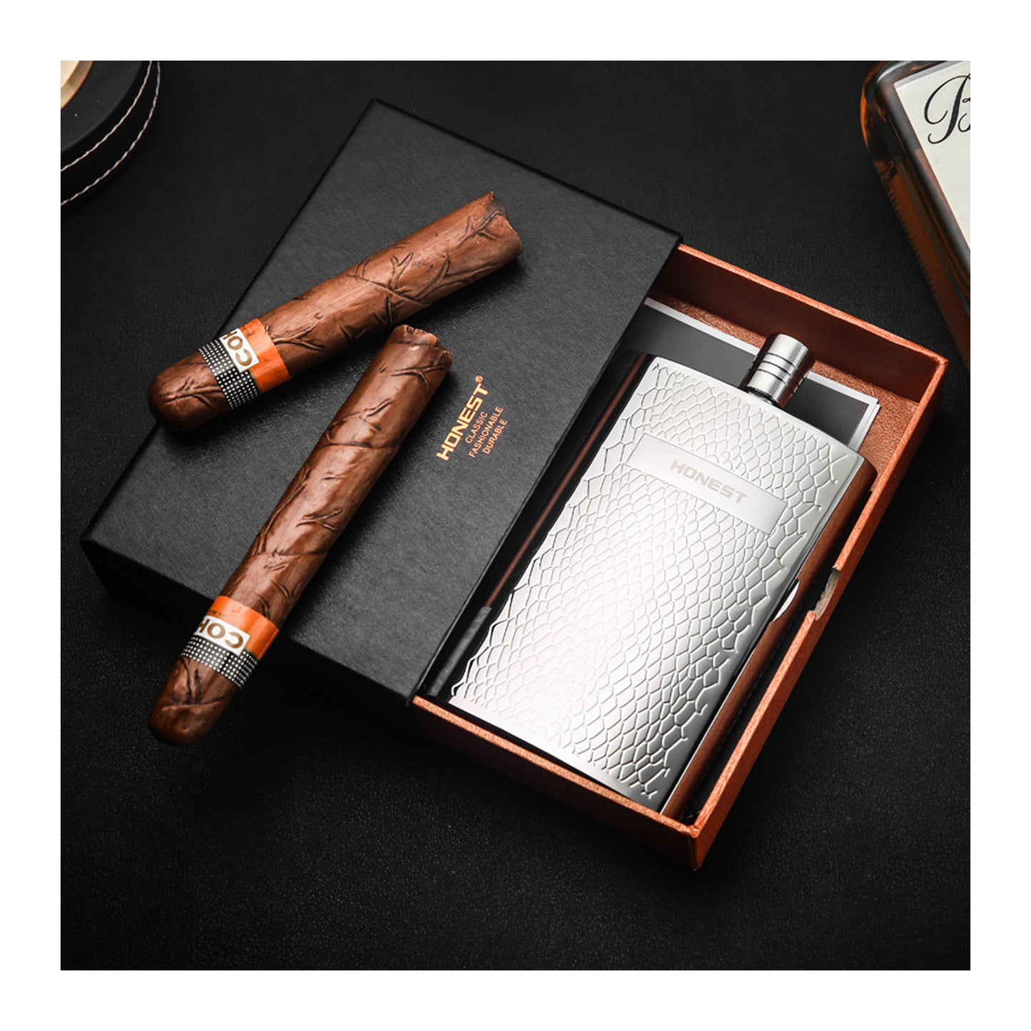 Honest 304 Stainless Steel Mini Hip Flask 5.5oz Portable Outdoor Pocket Liquor Flask Thickened Design