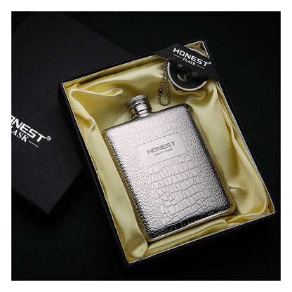 Honest Genuine 304 Stainless Steel Mini Liquor Flask Portable Outdoor Metal Hip Flask 6oz with Funnel